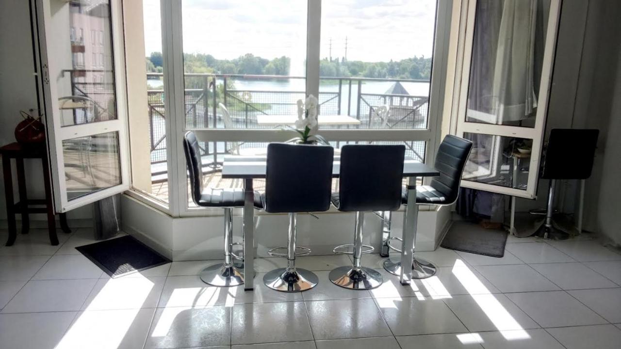 Vue Exceptionnelle Sur Le Lac Créteil Exterior foto